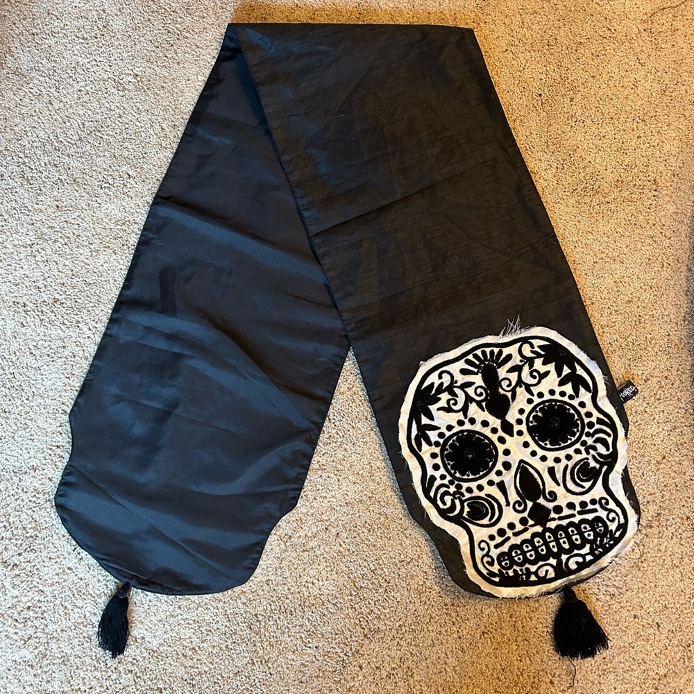 Halloween table runner